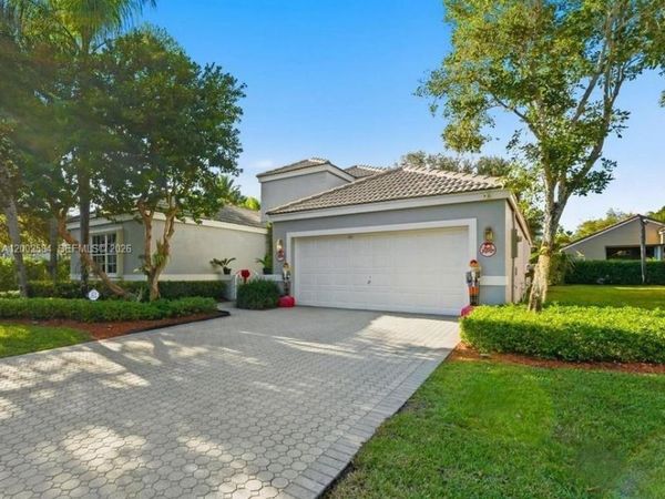 2019 Cove Ln, Weston, FL 33326