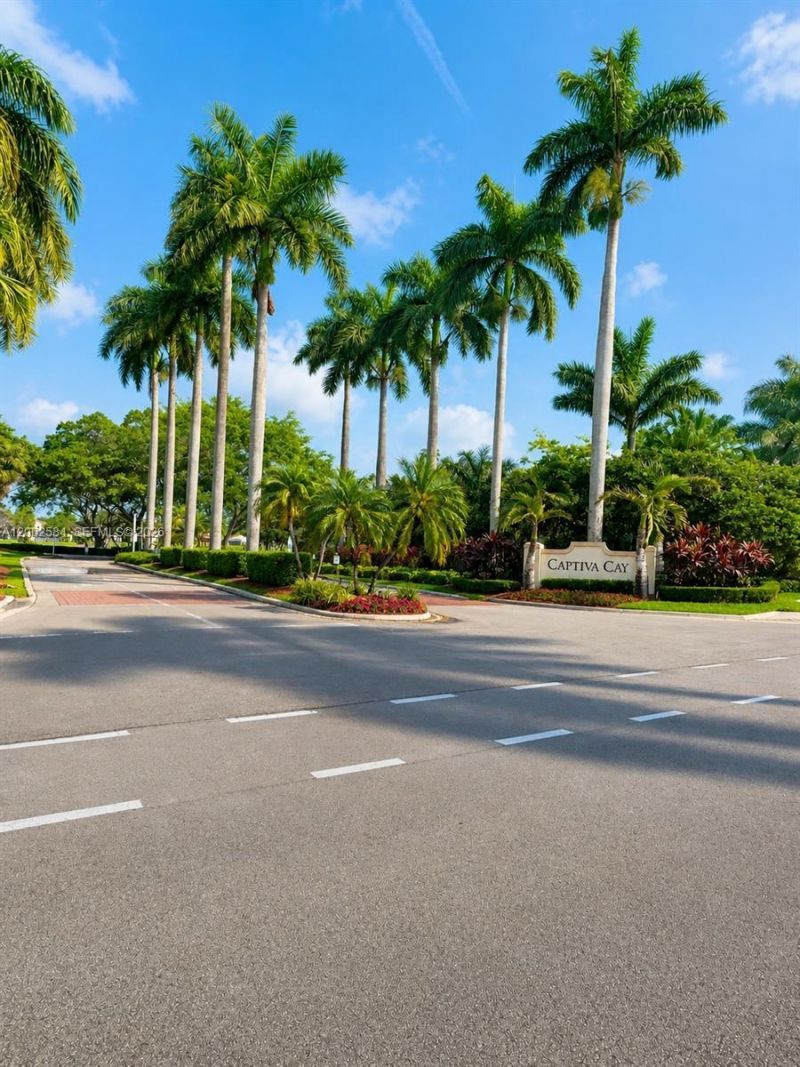 2019 Cove Ln, Weston, FL 33326 Photo