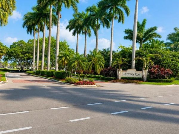 2019 Cove Ln, Weston, FL 33326