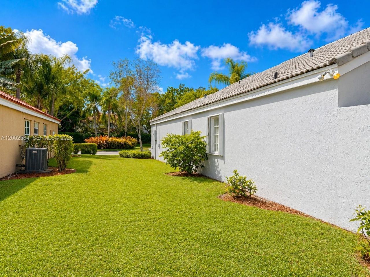 2019 Cove Ln, Weston, FL 33326 Photo