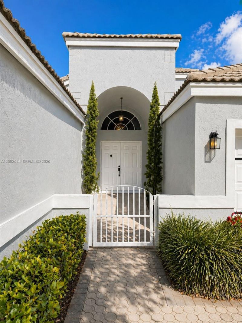 2019 Cove Ln, Weston, FL 33326 Photo