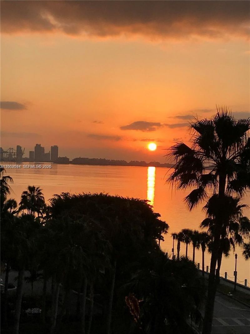 200 SE 15th Rd, Unit 3F, Miami, FL 33129 Photo