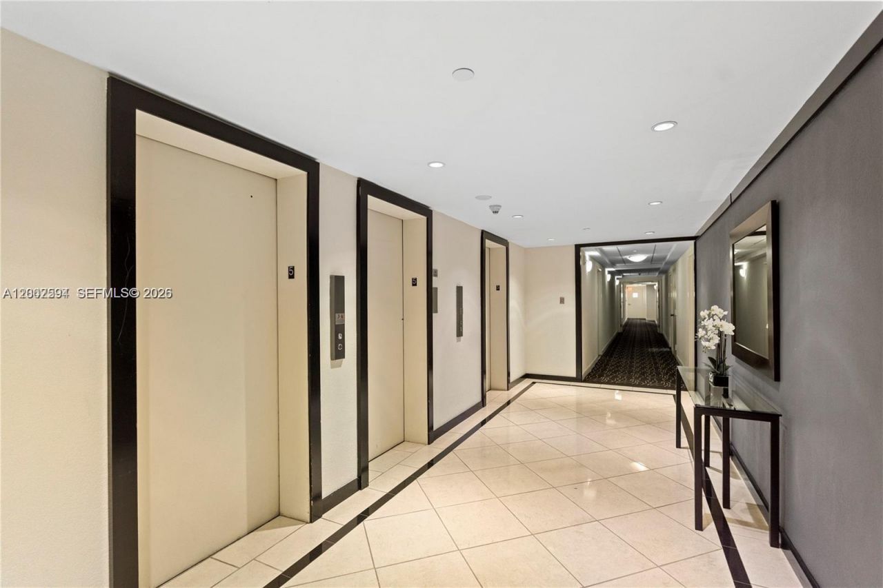 200 SE 15th Rd, Unit 3F, Miami, FL 33129 Photo