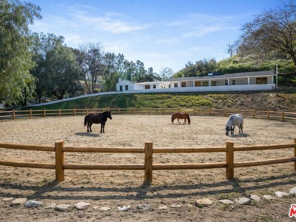 10311 Wheatland Avenue, Shadow Hills, CA 91040