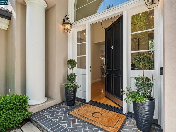 612 Sugarloaf Ct, Walnut Creek, CA 94596