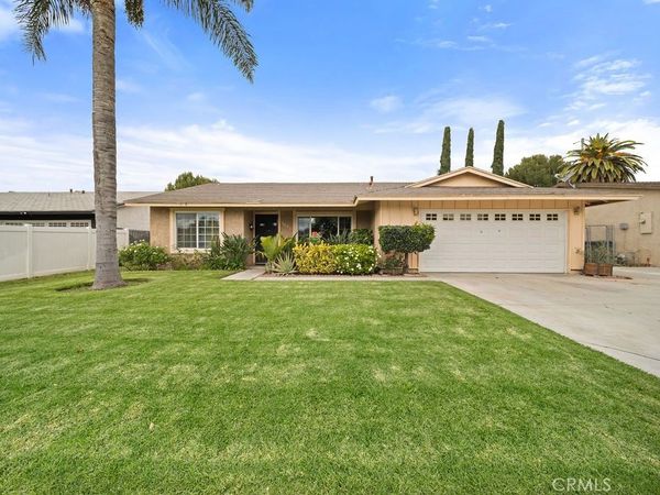 4660 Marathon Place, Riverside, CA 92505