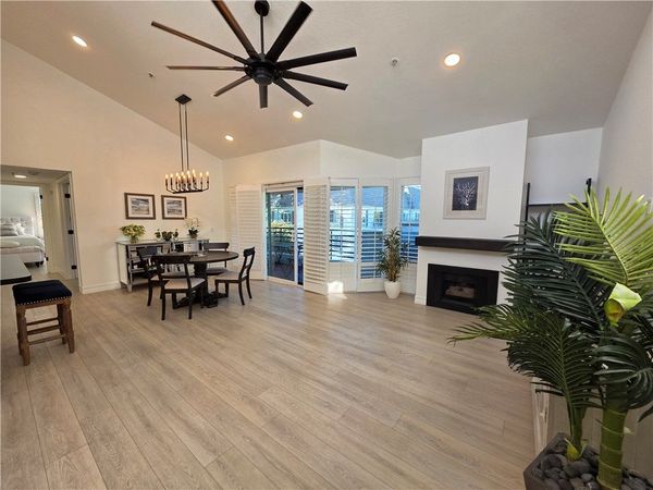 240 Nice, Unit 302, Newport Beach, CA 92663