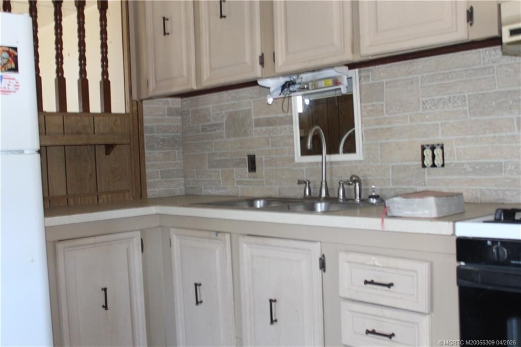 345 NE Tropicalia Lane, Jensen Beach, FL 34957 Photo