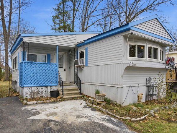 519 Canterbury Drive, Exeter, NH 03833