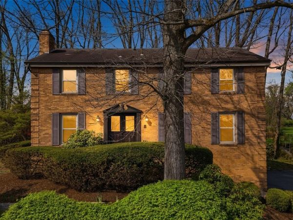 162 Woodshire Dr, Pittsburgh, PA 15215