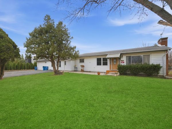 810 N Cherry Street , Addison, IL 60101