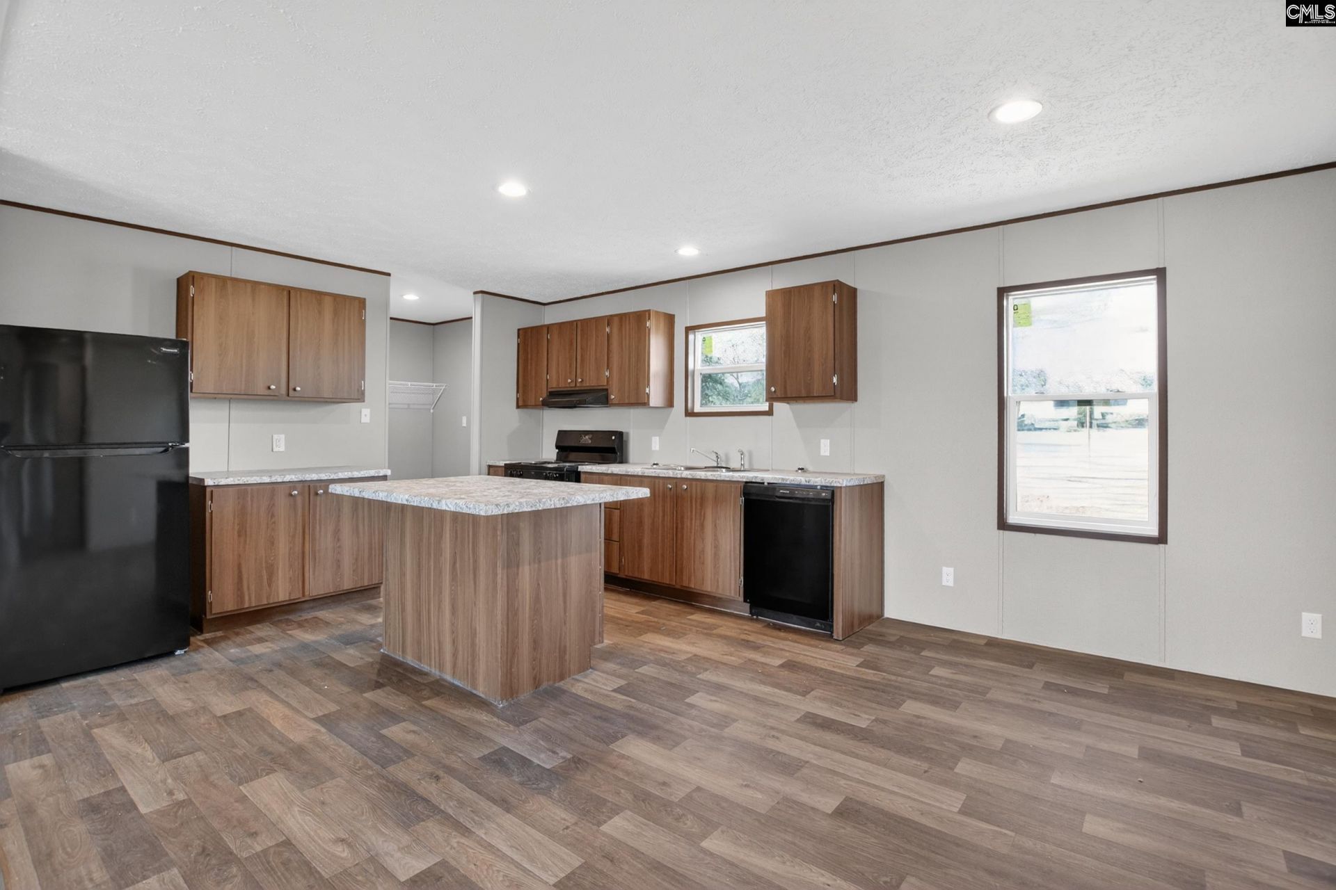 1068 Preference Road  Photo 10