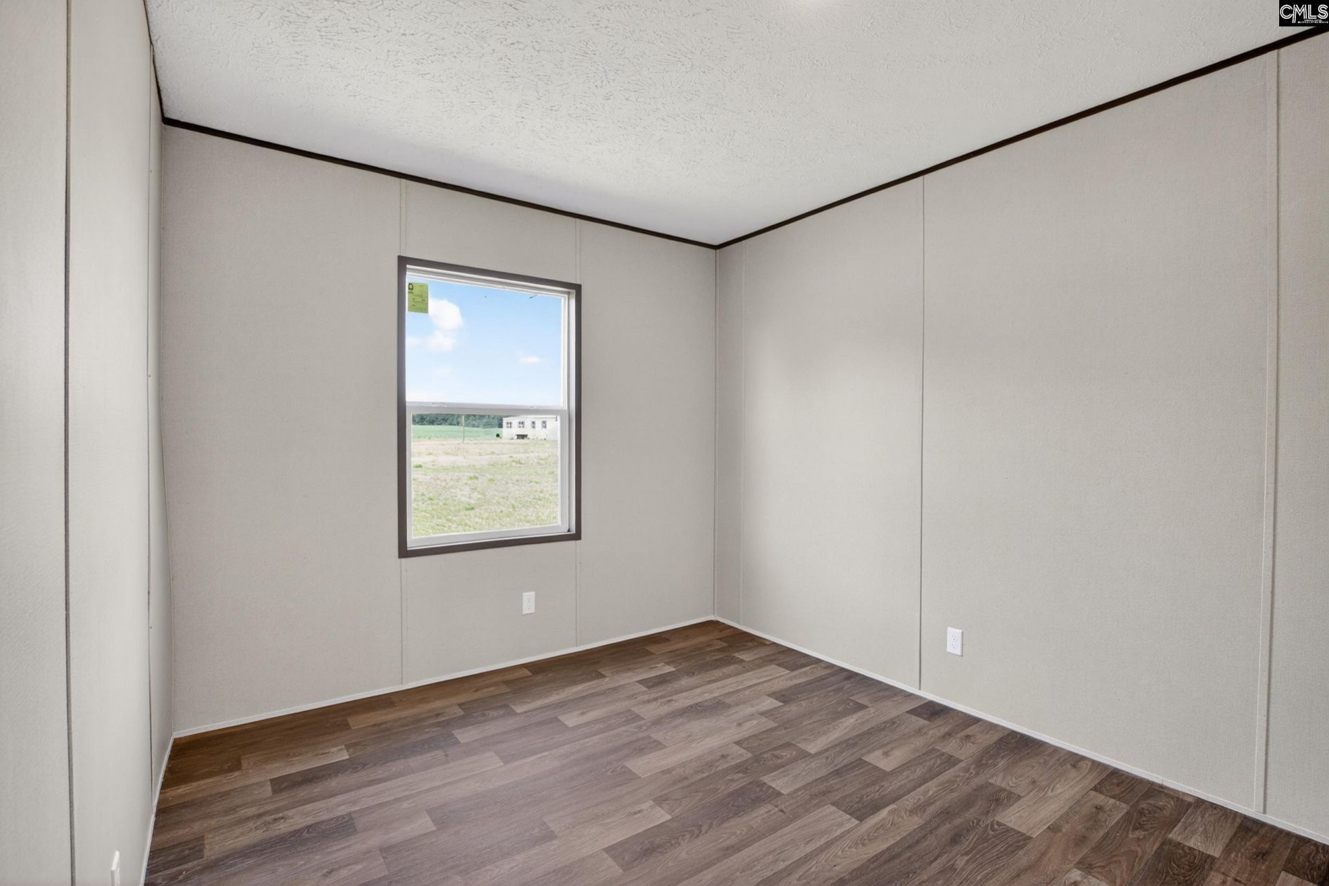 1068 Preference Road  Photo 14