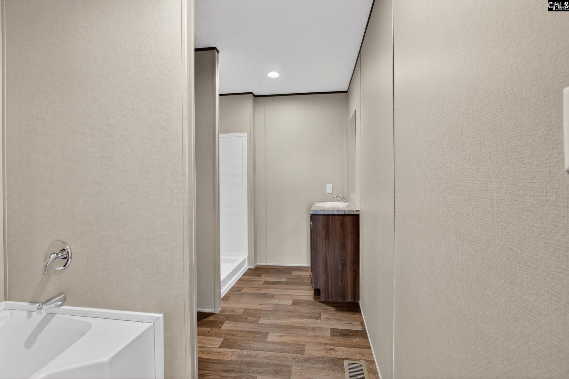 1068 Preference Road  Photo 21