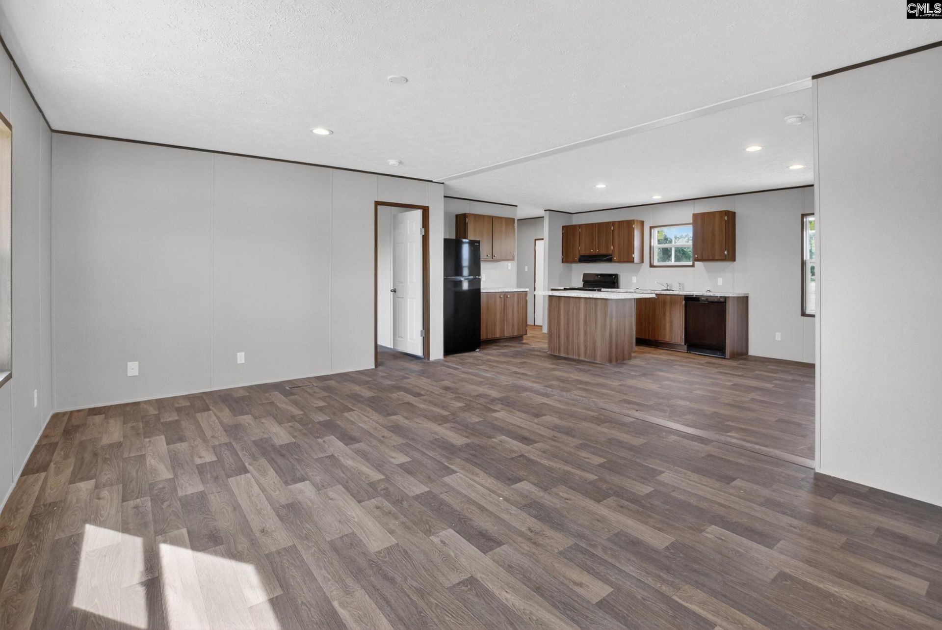 1068 Preference Road  Photo 7