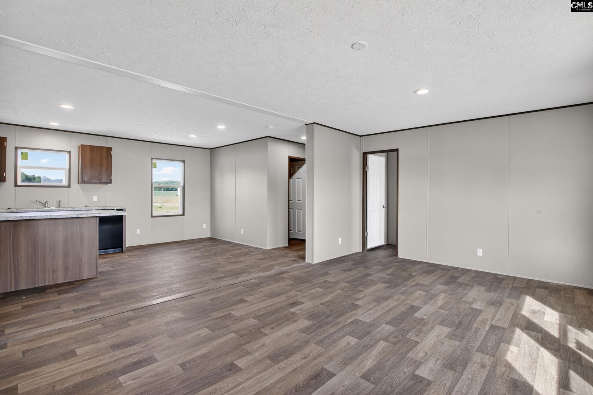 1068 Preference Road  Photo 8