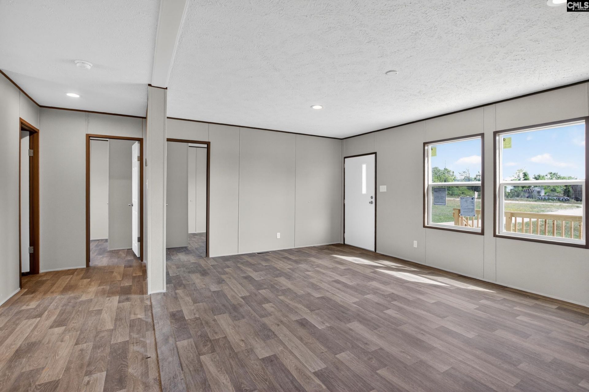 1068 Preference Road  Photo 9