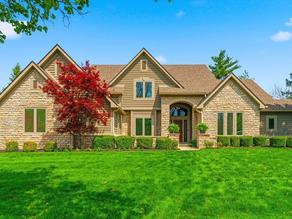 8638 Tartan Fields Drive, Dublin, OH 43017