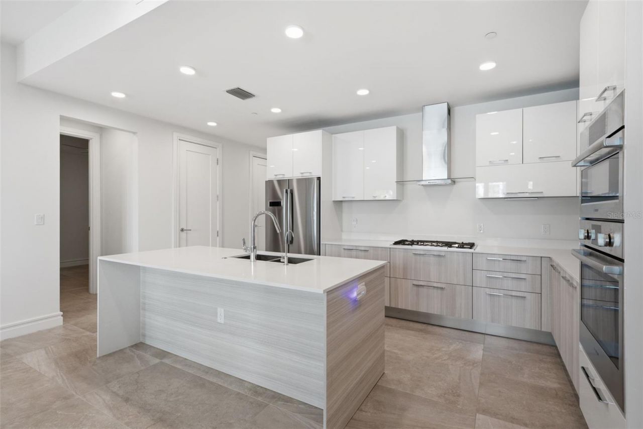 711 S Palm Avenue, Unit 302, Sarasota, FL 34236 Photo