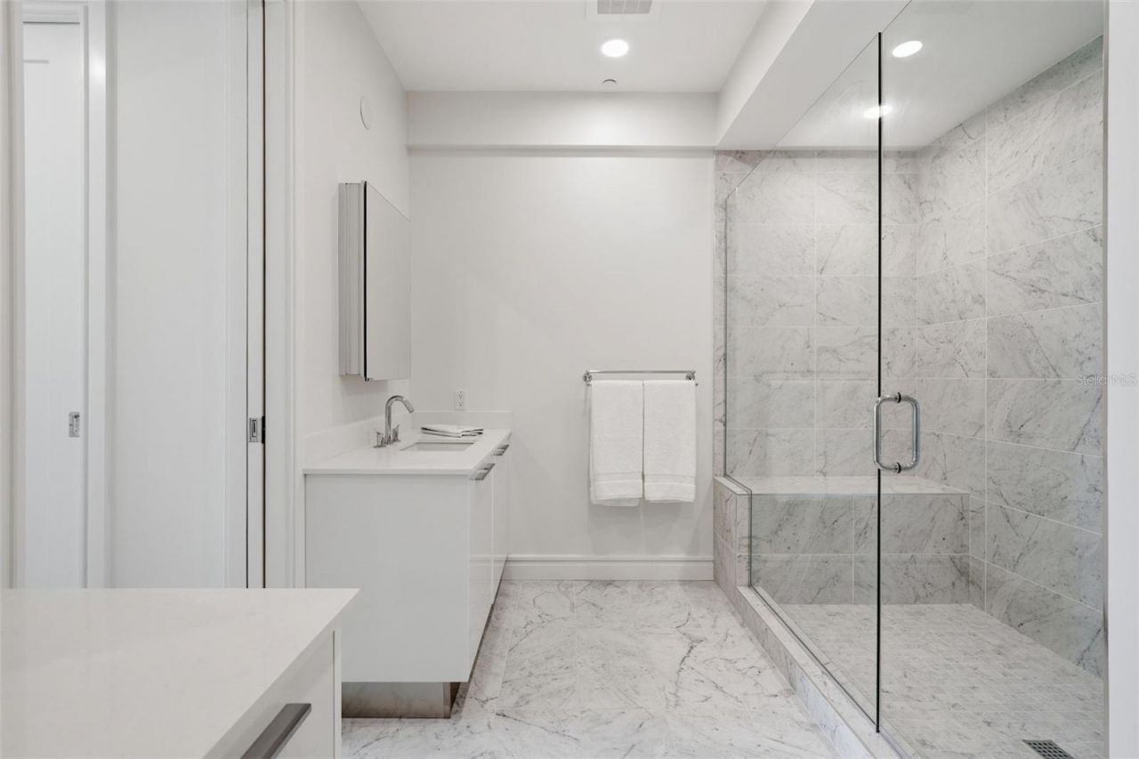 711 S Palm Avenue, Unit 302, Sarasota, FL 34236 Photo