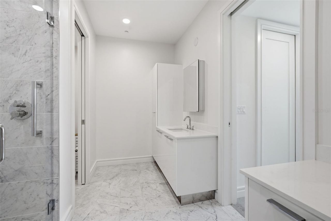 711 S Palm Avenue, Unit 302, Sarasota, FL 34236 Photo