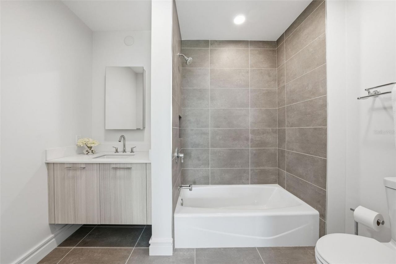 711 S Palm Avenue, Unit 302, Sarasota, FL 34236 Photo