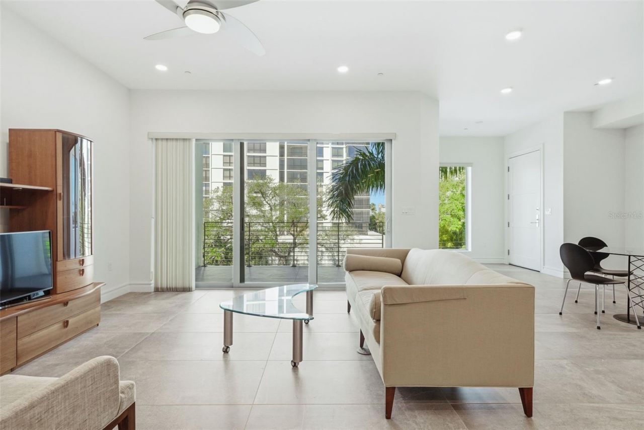 711 S Palm Avenue, Unit 302, Sarasota, FL 34236 Photo