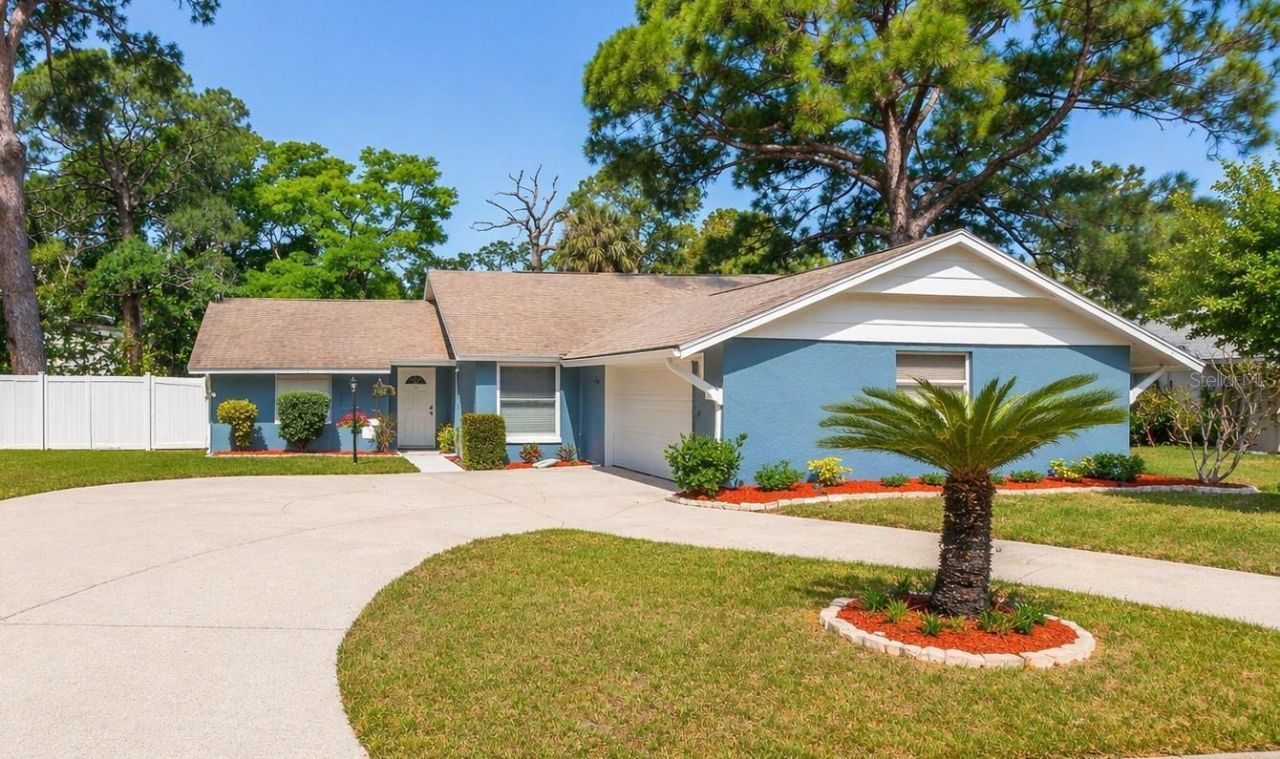 823 Riverside Drive, Tarpon Springs, FL 34689 Main Photo