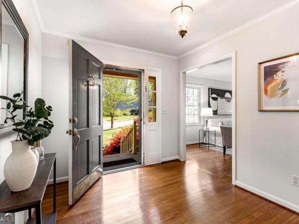 2711 Shetland Drive, Decatur, GA 30033