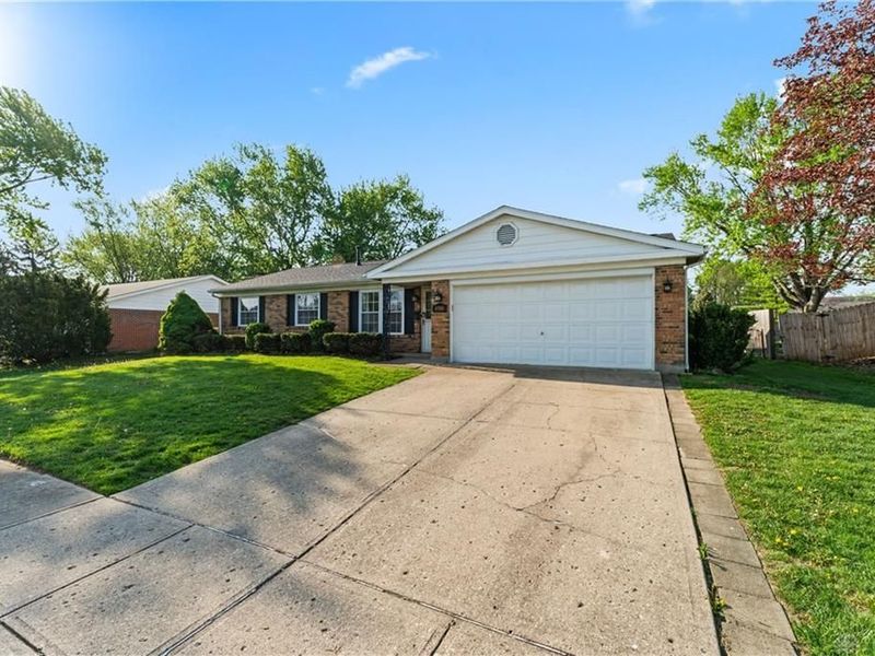 4900 Baldwin Hills Drive, Englewood, OH 45322 Photo 2