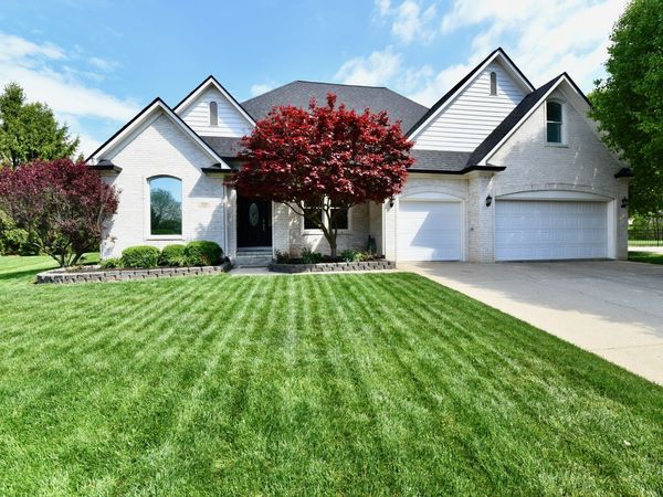 1708 Woodcroft Court , Greenwood, IN 46143