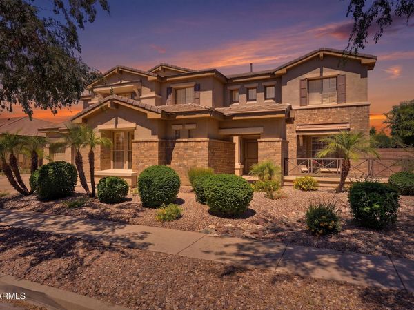 900 W MACAW Drive, Chandler, AZ 85286