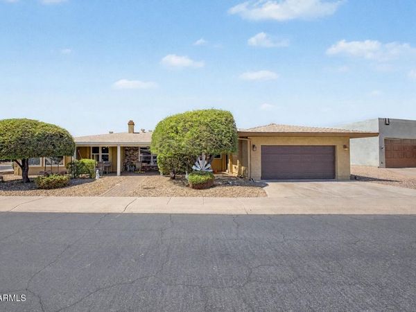 2205 N NICKLAUS Drive, Mesa, AZ 85215