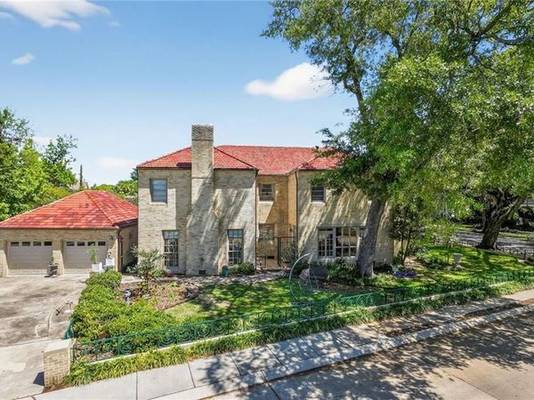 4200 VENDOME Place, New Orleans, LA 70125