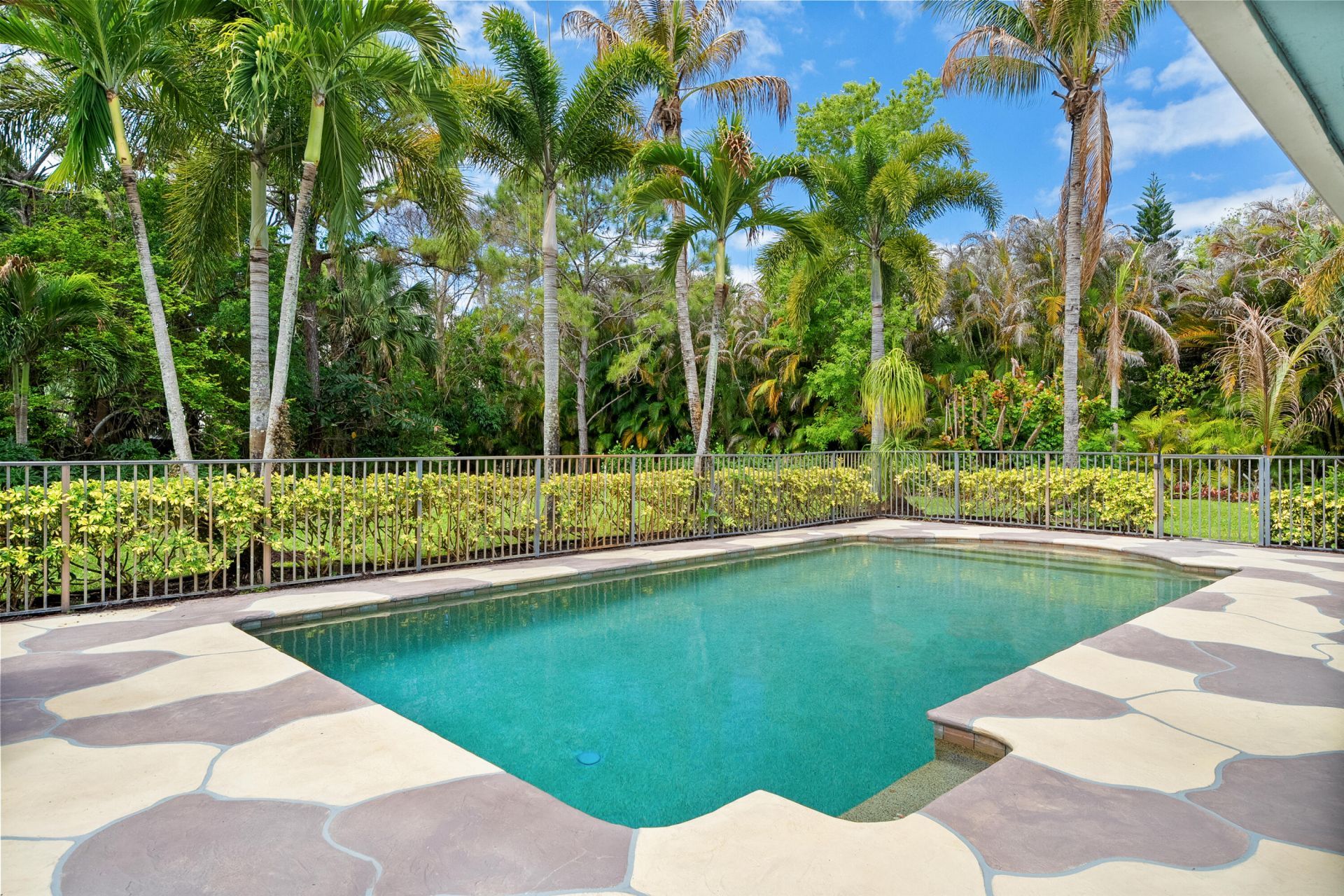 19785 Castlewood Drive, Jupiter, FL 33458 Photo