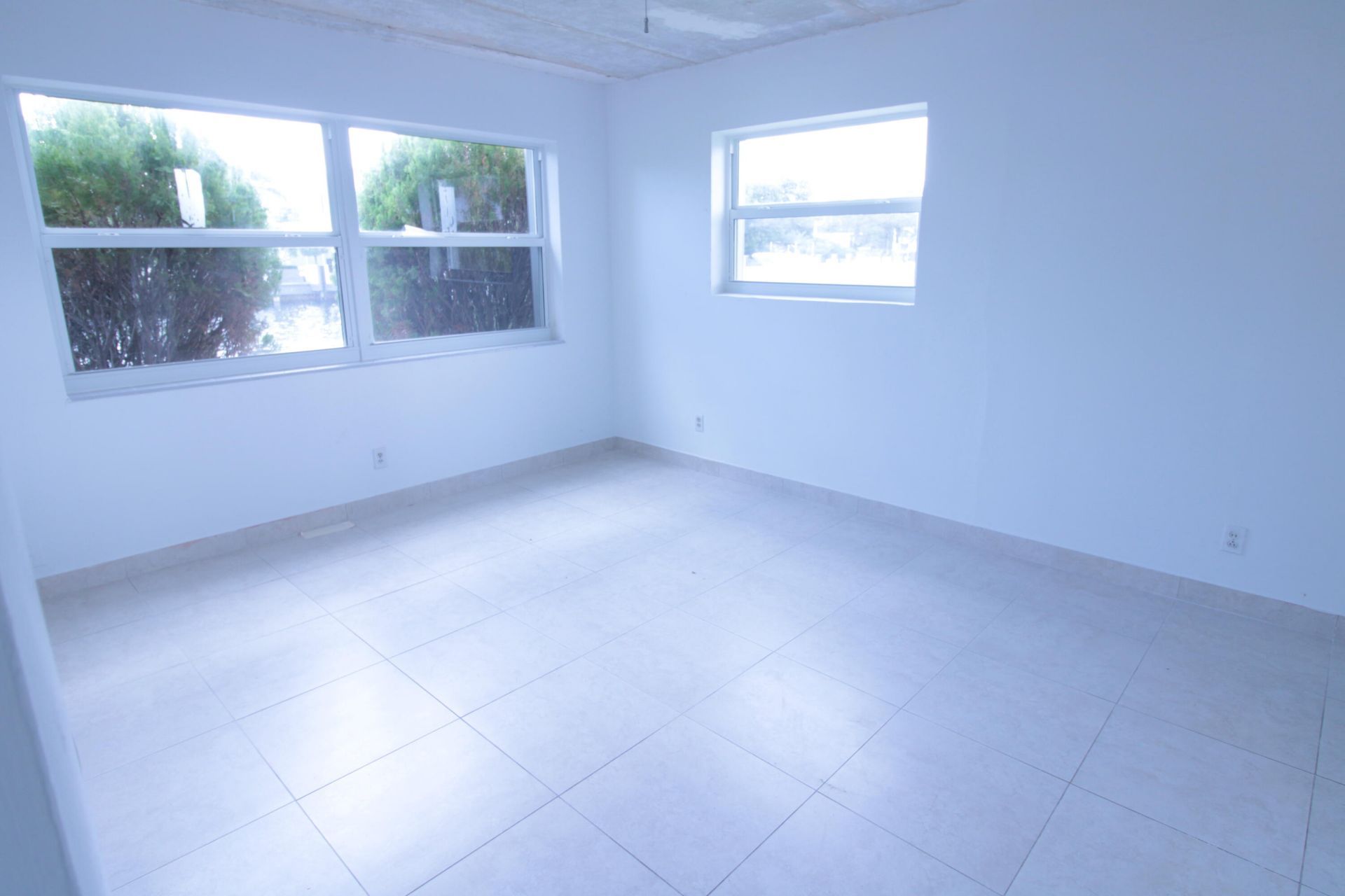 465 Paradise Isle Boulevard, Unit 110, Hallandale Beach, FL 33009 Photo