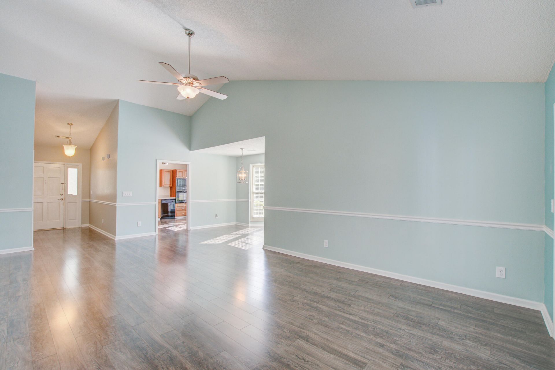 2417 Hansard Drive Photo 10