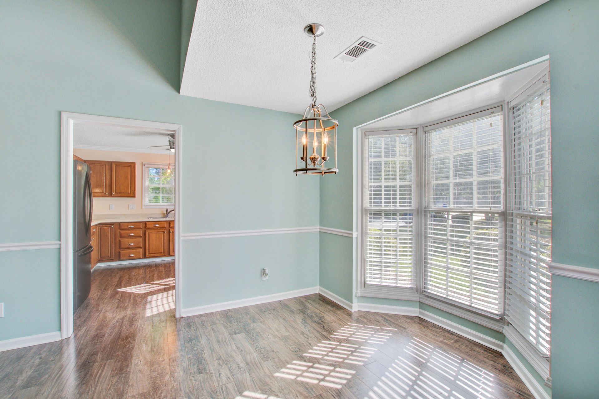 2417 Hansard Drive Photo 12