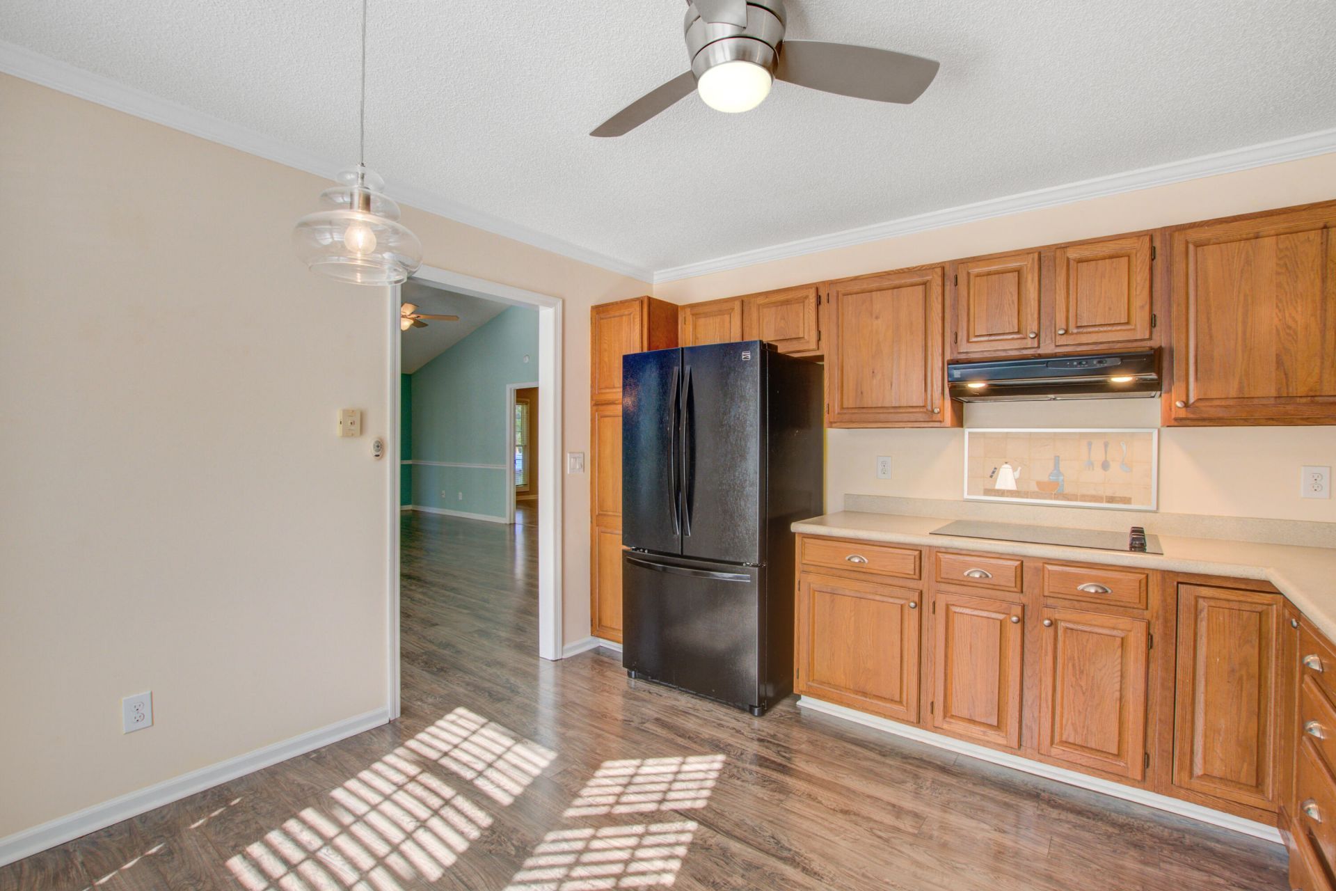 2417 Hansard Drive Photo 15