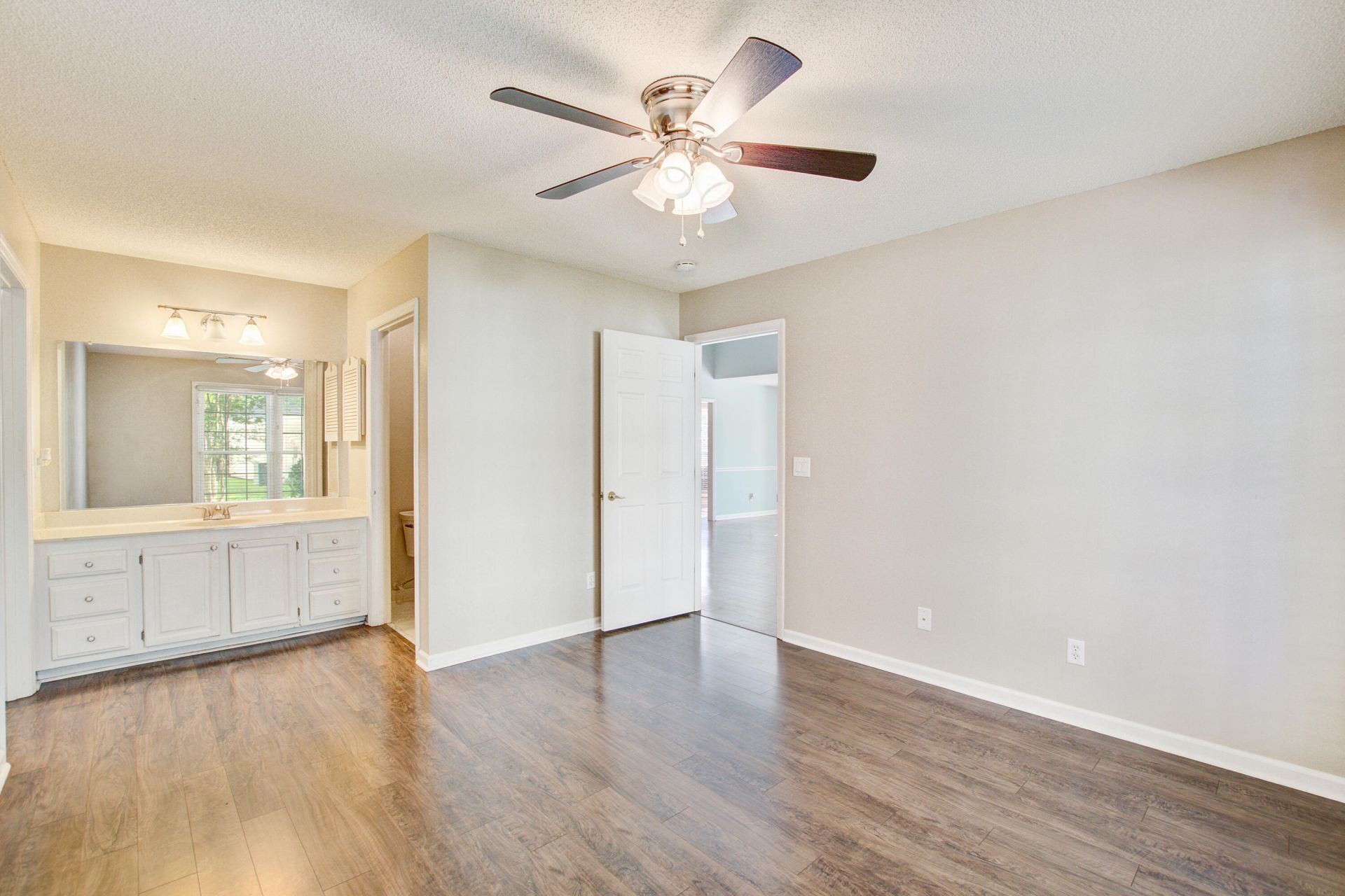 2417 Hansard Drive Photo 20