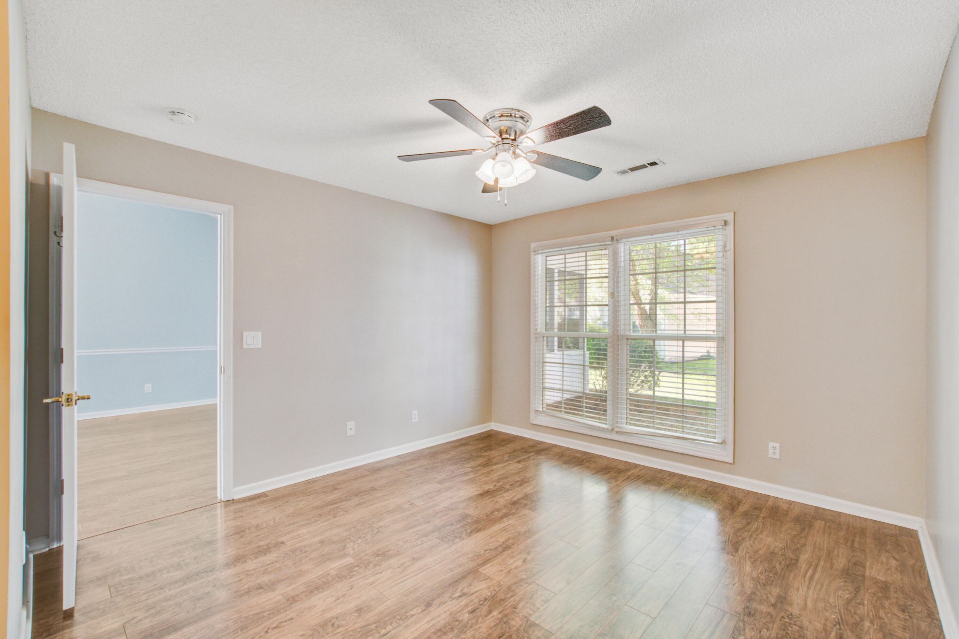 2417 Hansard Drive Photo 21