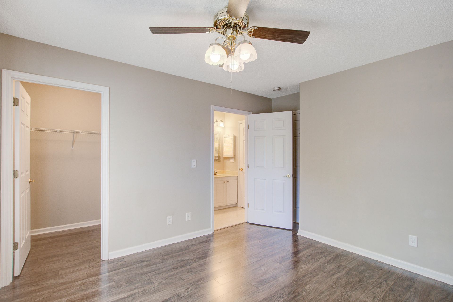 2417 Hansard Drive Photo 26