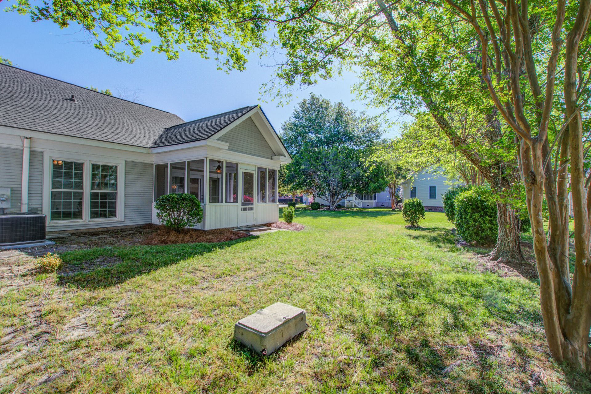 2417 Hansard Drive Photo 29