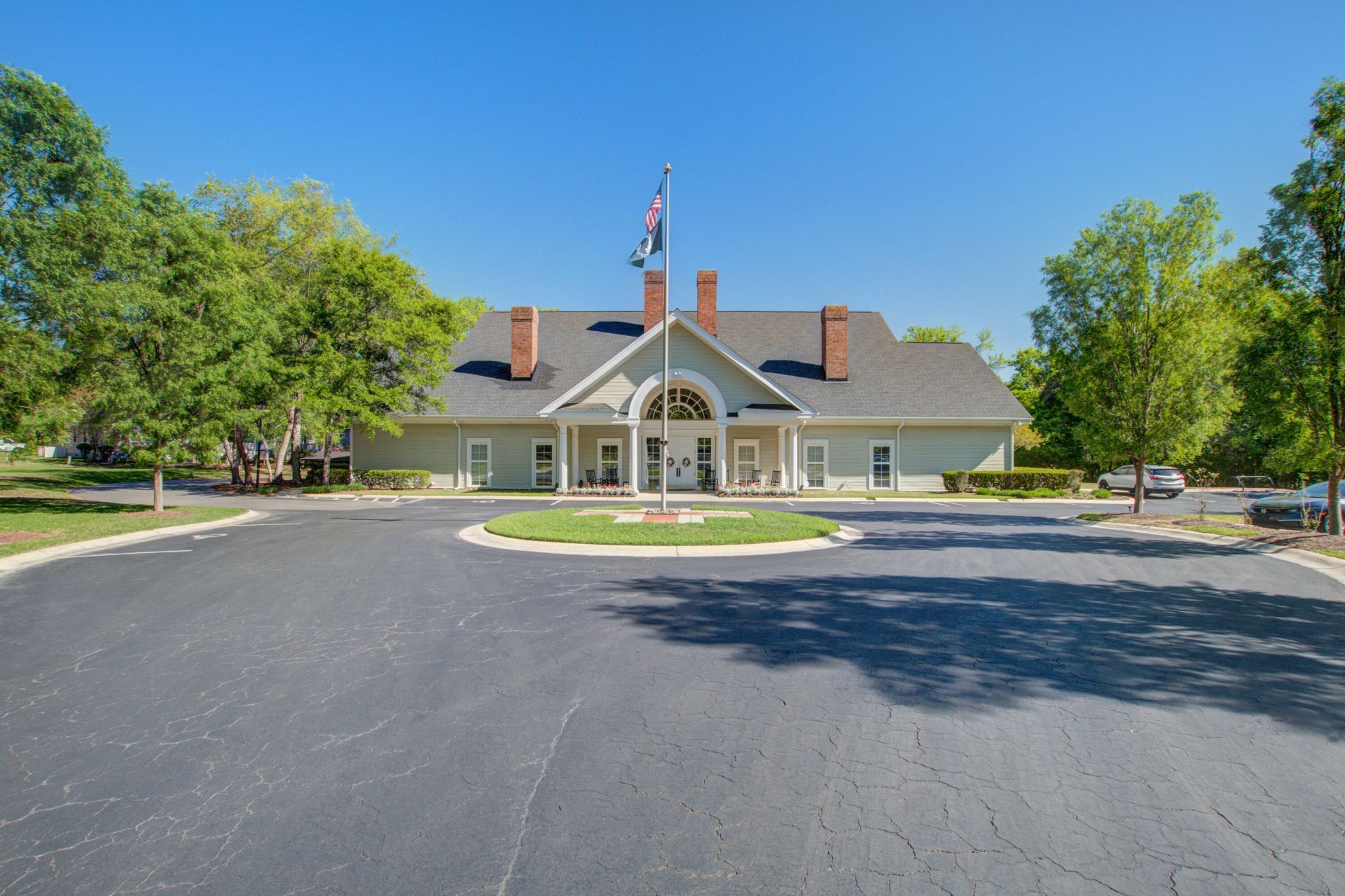 2417 Hansard Drive Photo 32