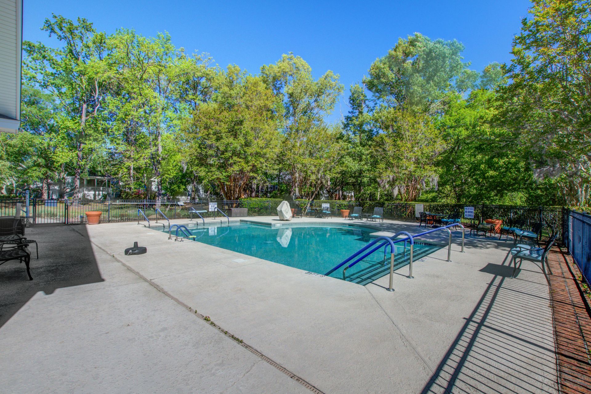 2417 Hansard Drive Photo 33