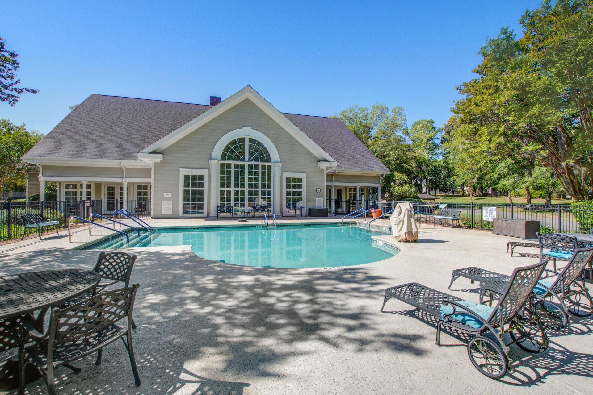 2417 Hansard Drive Photo 34