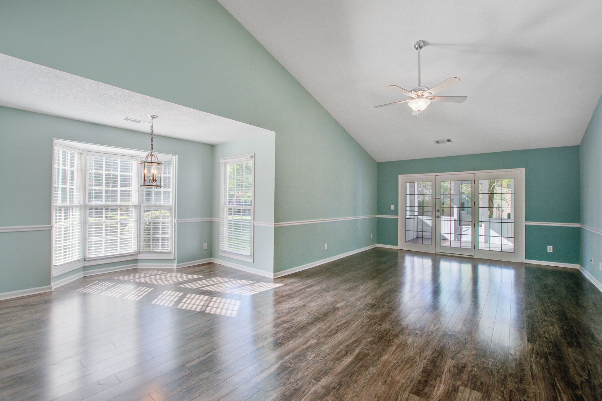 2417 Hansard Drive Photo 6