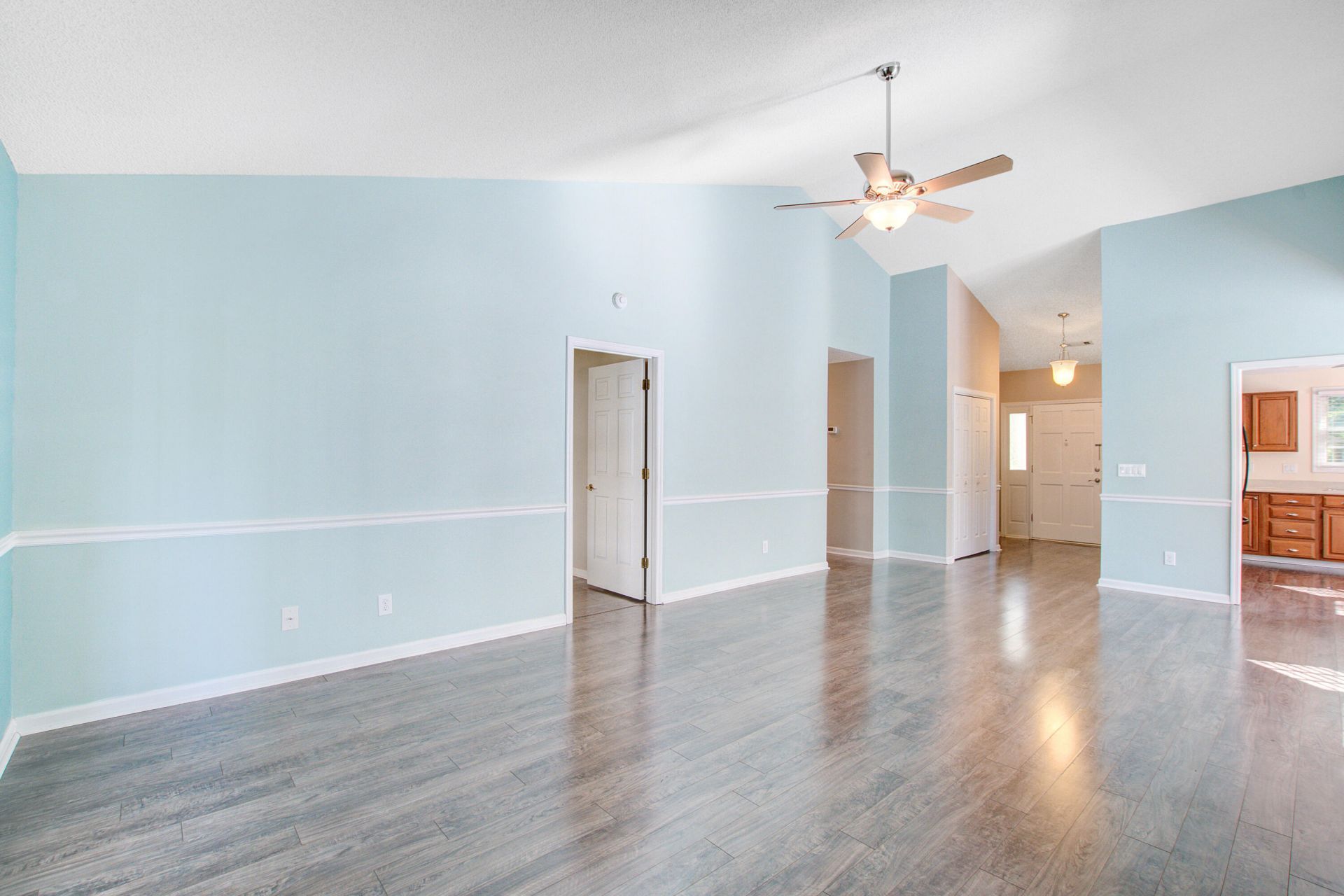 2417 Hansard Drive Photo 7