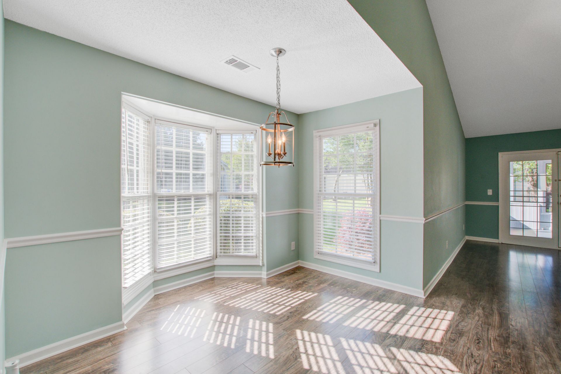 2417 Hansard Drive Photo 9