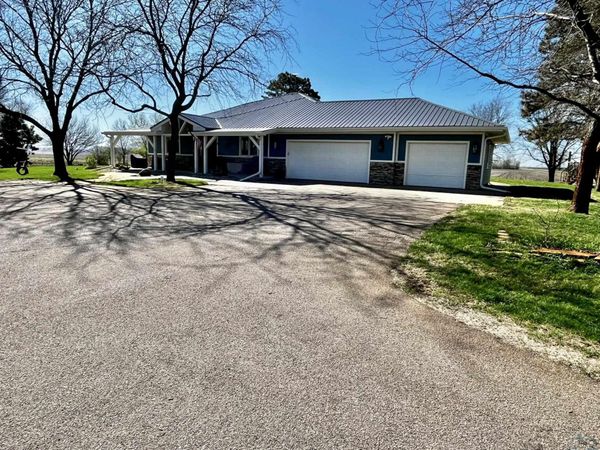 31992 SD Hwy 11, Elk Point, SD 57025